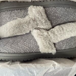 Skechers Gray Faux Fur Women's Slippers